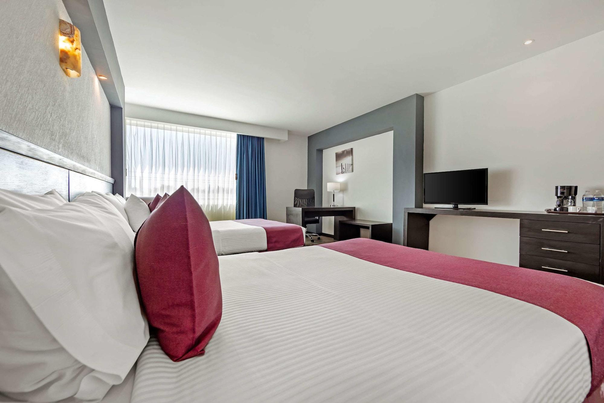 Double Room with Two Double Beds - Accessible/Non-Smoking